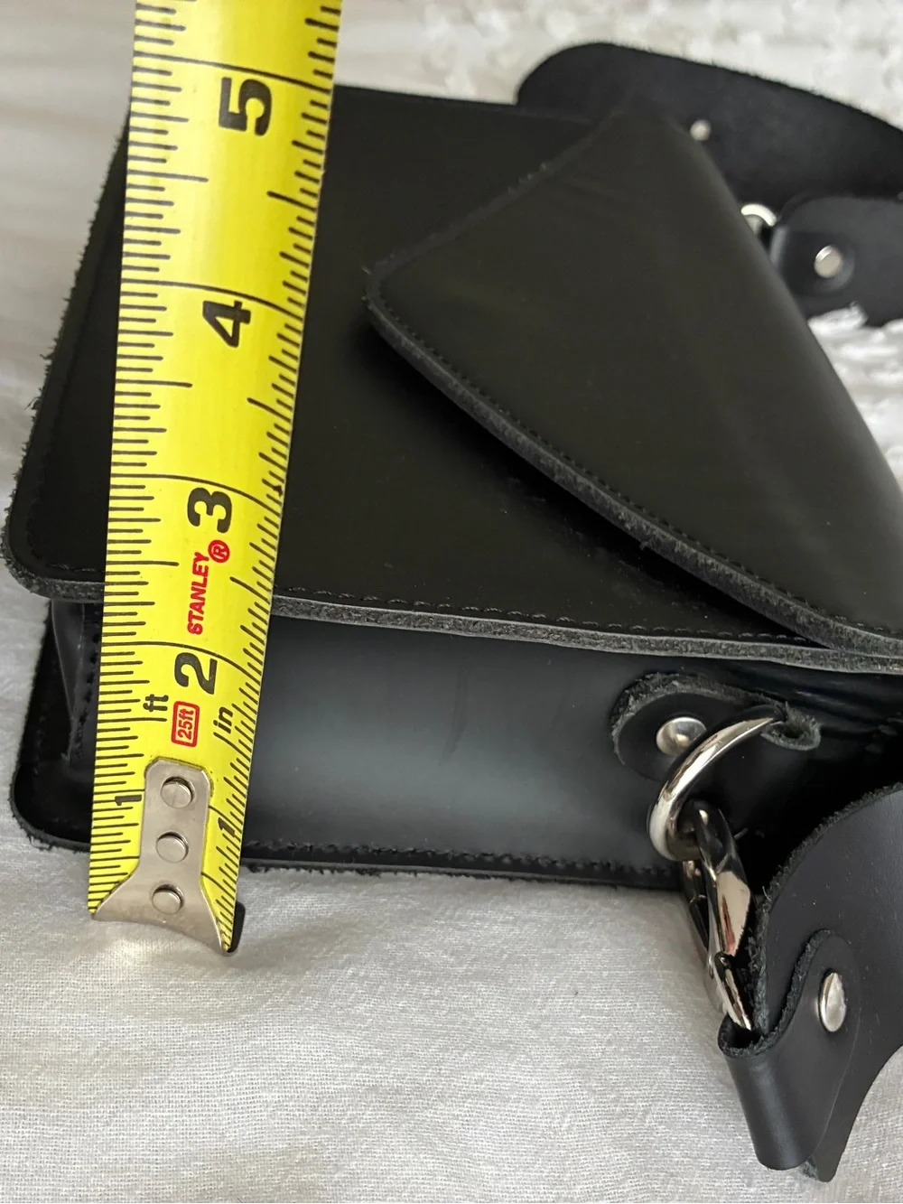 Black Leather Envelope Crossbody Bag - Picture 5 of 11